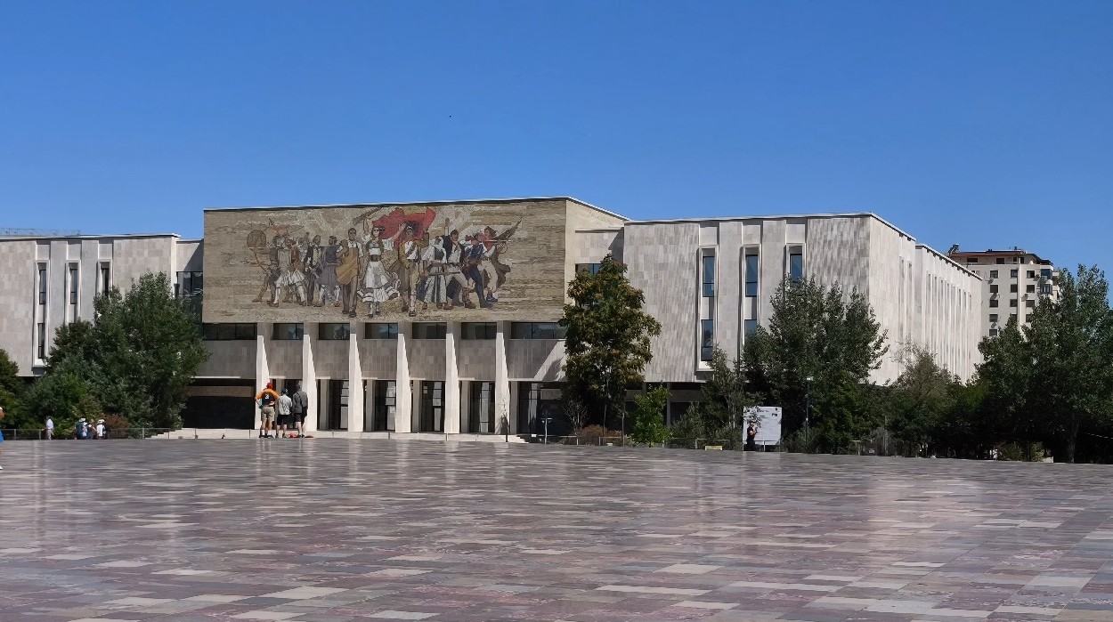 Tirana-Náměstí Skanderbega