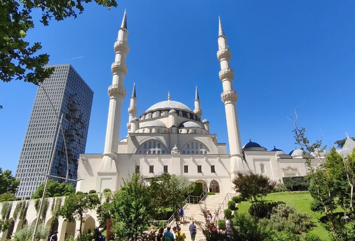 Tirana-Velká mešita Namazgah